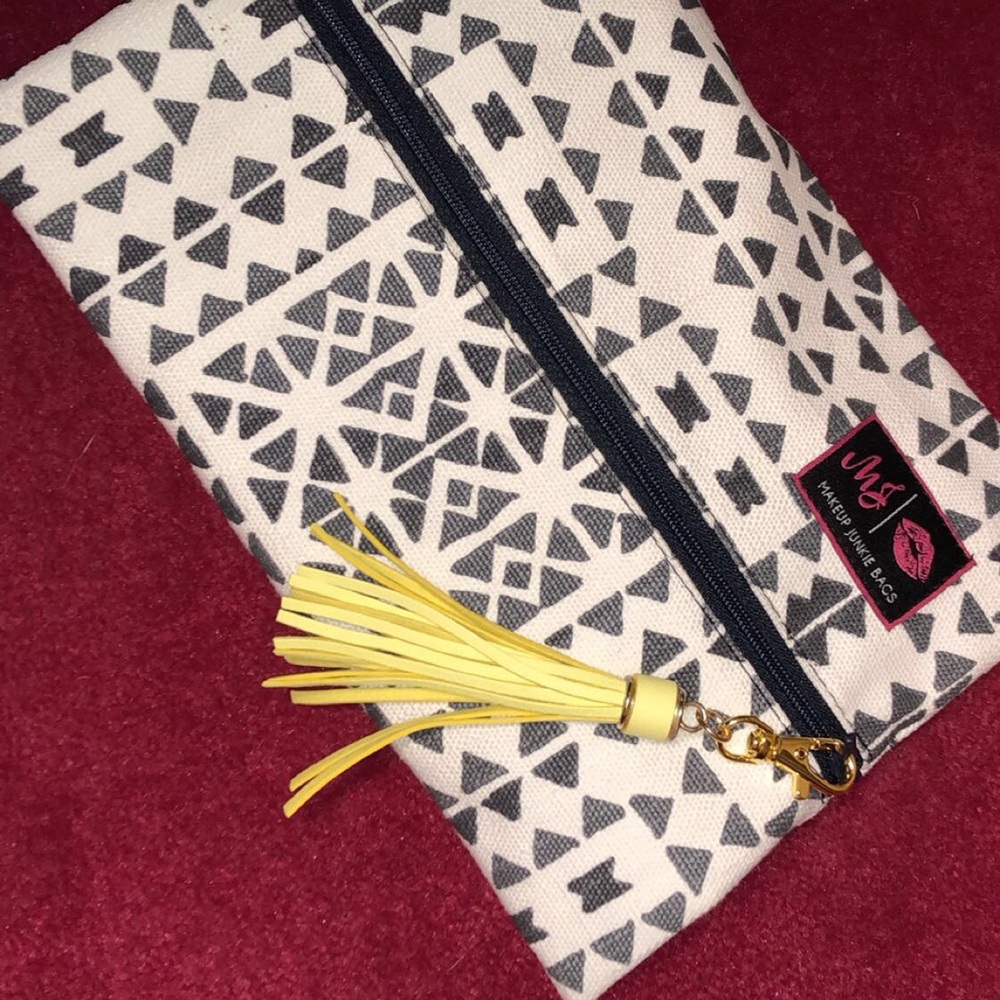 Makeup junkie bag